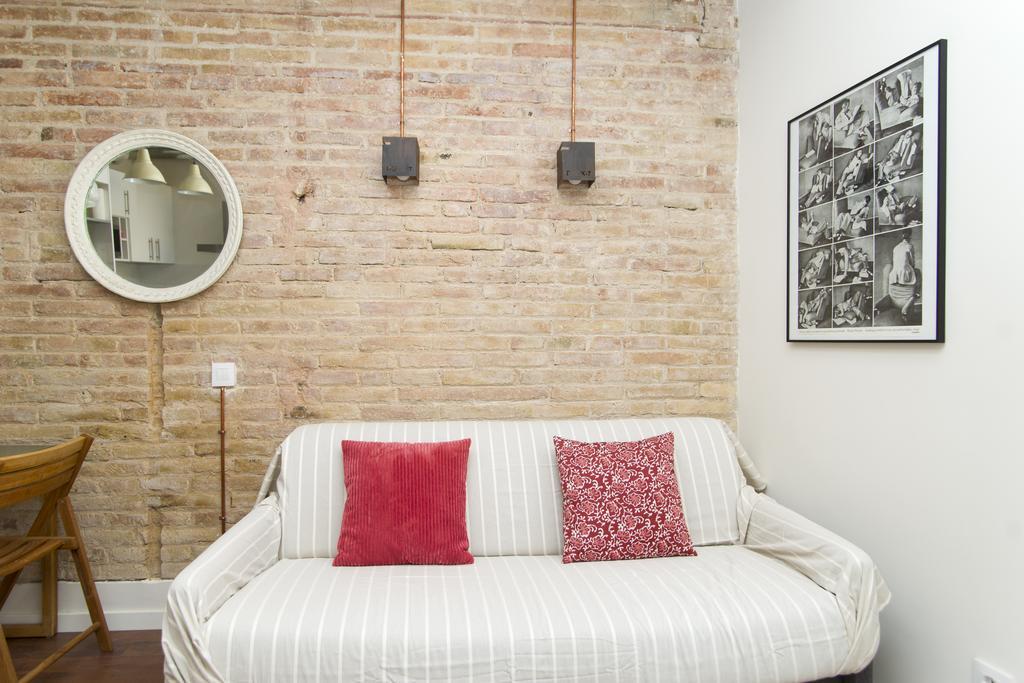 Apartments Barcelona Sagrada Chambre photo