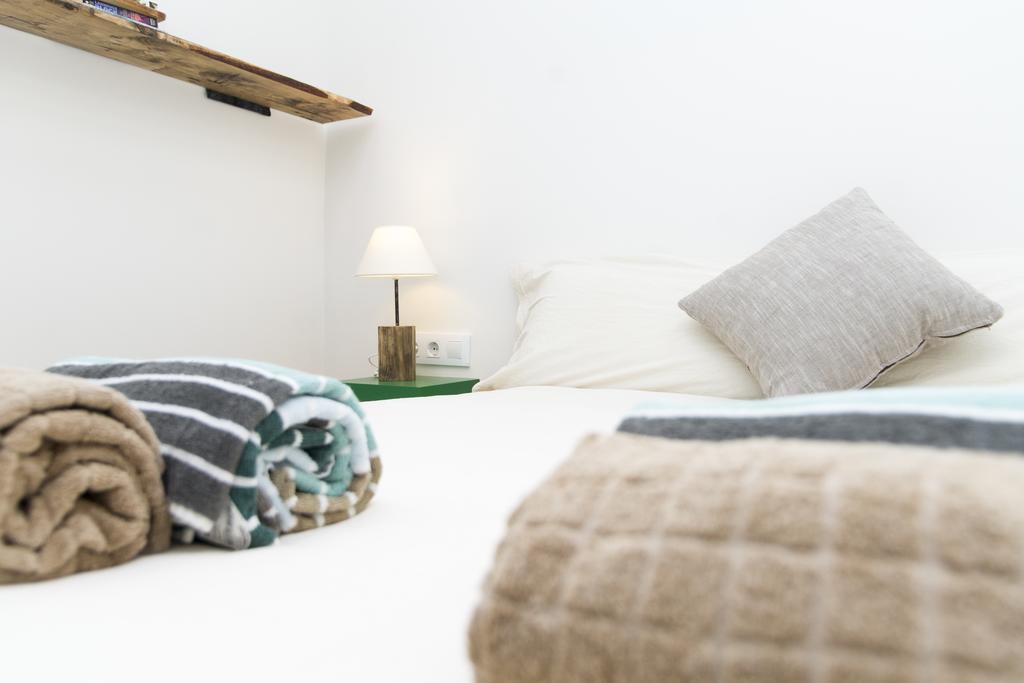 Apartments Barcelona Sagrada Chambre photo