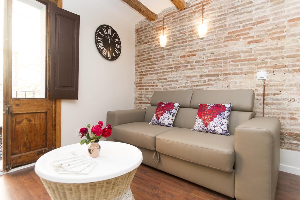 Apartments Barcelona Sagrada Chambre photo