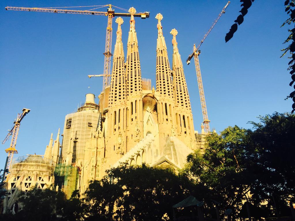 Apartments Barcelona Sagrada Chambre photo